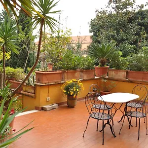 onofrio-flat.it-romehotels.com/